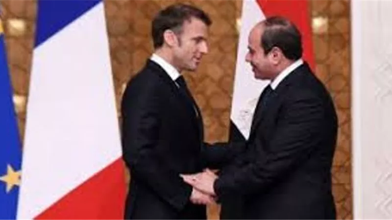 السيسي وماكرون يشهدان توقيع اتفاقيات ومذكرات تفاهم بعد قليل