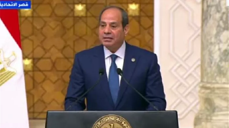 السيسي مع ماكرون: متوافقون على أهمية الحفاظ على وحدة سوريا وانهاء الاحتلال الاسرائيلي