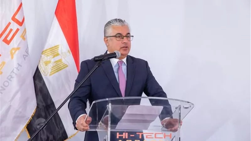 جمال الدين: 130 مصنعًا قيد الإنشاء في اقتصادية قناة السويس لأول مرة