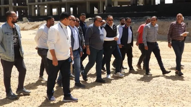 تحذيرات مشددة من جهاز القرى السياحية للشركات العاملة بالمشروعات.. صور