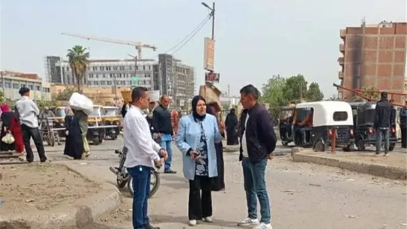 حملة مكبرة لرفع الإشغالات بشبين القناطر والقرى المجاورة ..صور