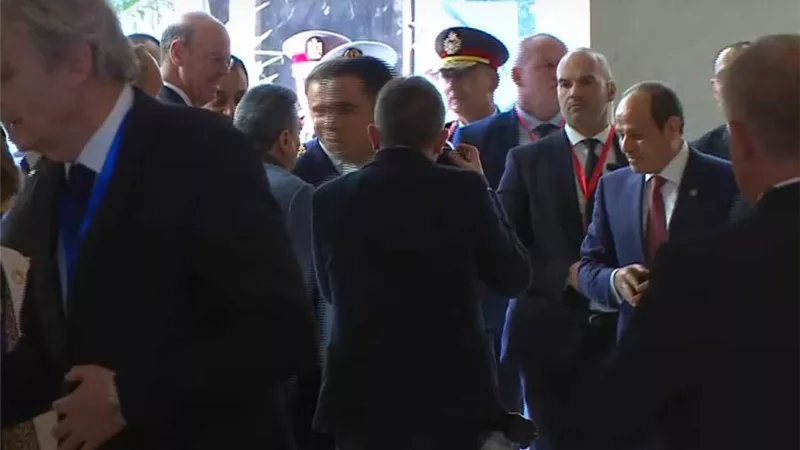 السيسي وماكرون يشهدان فعاليات منتدى رجال الأعمال المصري ـ الفرنسي
