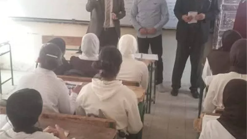 مديرإدارة المنيا التعليمية يتفقد عددا من مدارس قرية ريدة