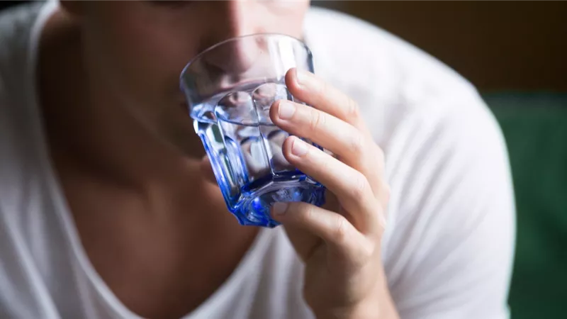 اكتشف أضرار نقص الماء في جسمك