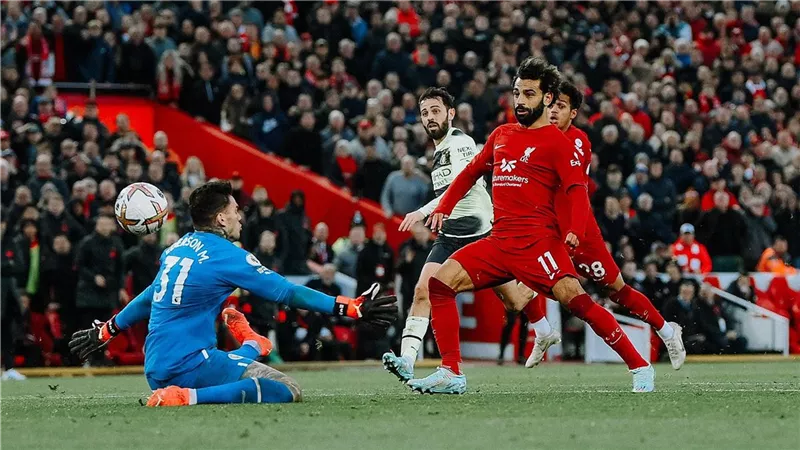 مانشستر سيتي يهدد استمرار محمد صلاح مع ليفربول
