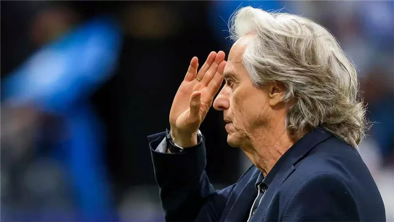 مدرب الهلال يحسم موقفه من عرض تدريب منتخب البرازيل
