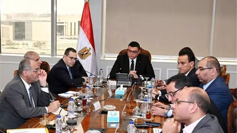 وزير الإسكان: خطة لزيادة العائد من استثمارات المدن الجديدة