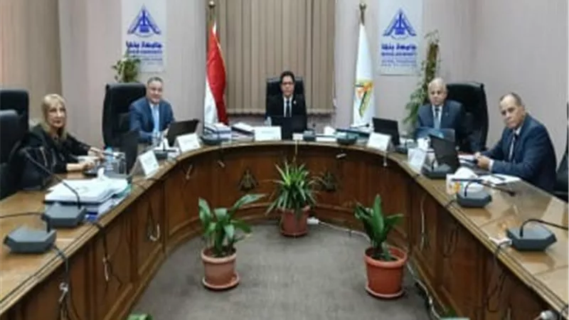 رئيس جامعة بنها يترأس لجنة اختيار عميد كلية الهندسة بشبرا