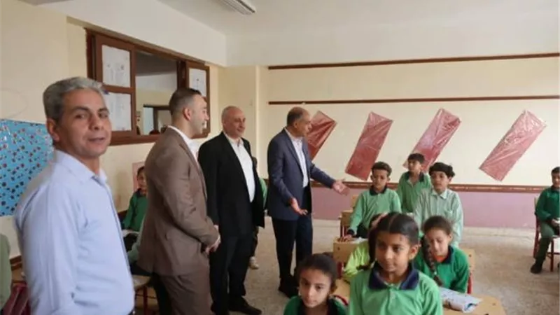 محافظ المنيا يتفقد مدرسة العباسية للتعليم الأساسي بمركز مغاغة