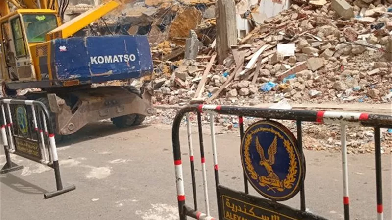 ازالة باكيات شارع ملك حفنى بحرى لصالح مترو الانفاق الجديد