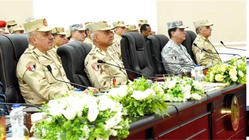 وزير الدفاع يشهد تنفيذ مشروع مراكز القيادة التعبوى لقوات الدفاع الجوى والقوات الجوية