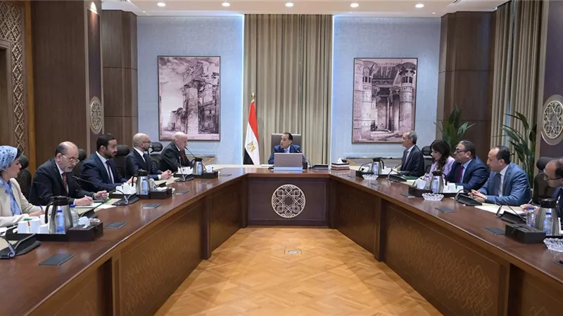 مدبولى يلتقي رئيس مجلس إدارة مجموعة 