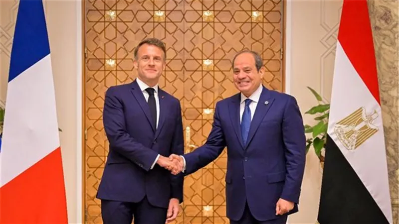 ماكرون يُشيد بجهود مصر فى استقبال وعلاج الجرحى الفلسطينيين