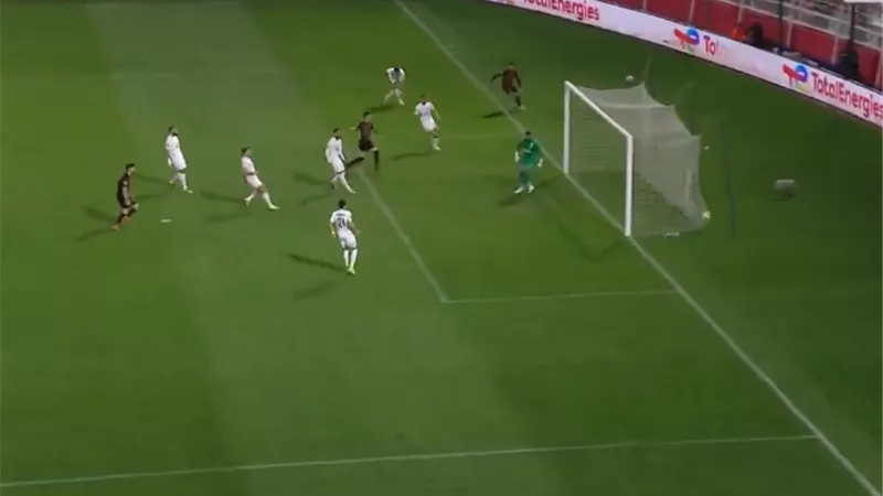 شاهد.. الفحلي يتقدم بالهدف الأول للجيش الملكي أمام بيراميدز