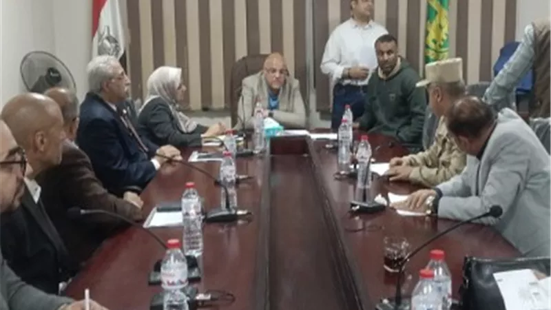 محافظ القليوبية يُجبر خاطر مواطني بنها وطوخ وكفر شكر وقها
