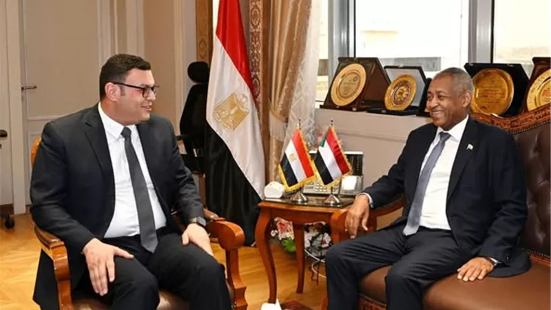 وزير الإسكان يستقبل السفير السوداني لبحث تعزيز فرص التعاون