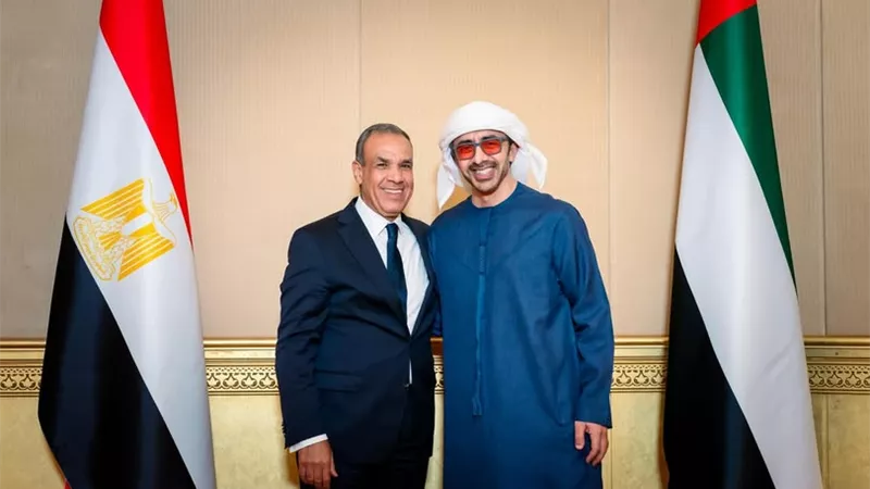 وزير الخارجية يلتقي نظيره الإماراتي لبحث تطورات القضية الفلسطينية