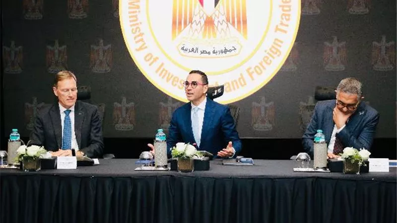 الخطيب يشيد بالتجارب الناجحة للشركات الفرنسية بمصر