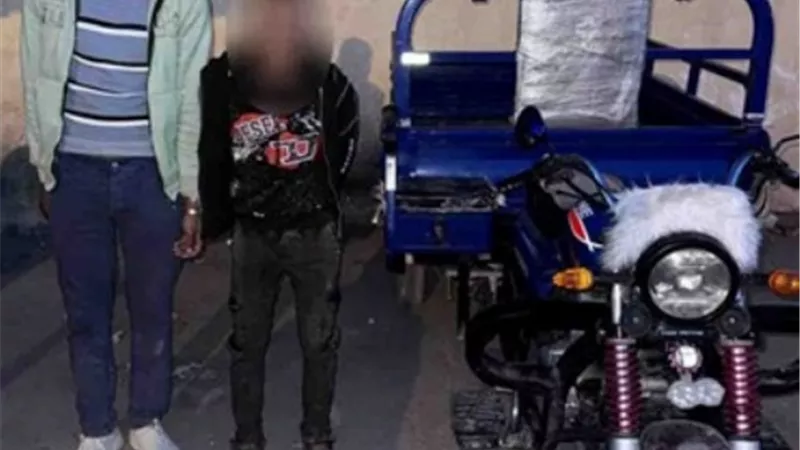 ضبط شخصين سرقا هاتف محمول سيدة وسحلها بالتروسيكل فى الإسكندرية