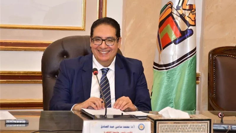 رئيس جامعة القاهرة: كلمة ماكرون حملت رسائل مهمة وطاقة إيجابية للشباب