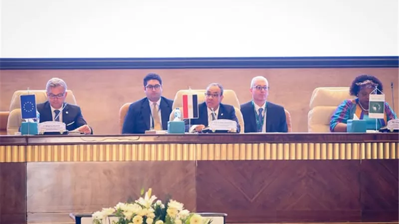 الخارجية: التعامل مع ظاهرة الهجرة يجب أن يستند إلي رؤية ومقاربة شاملة