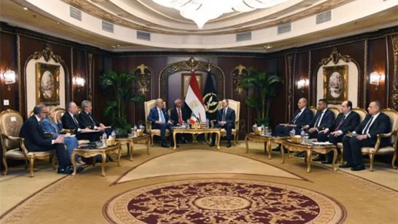وزير الداخلية يستقبل نظيره الايطالي لتعزيز التعاون بين البلدين