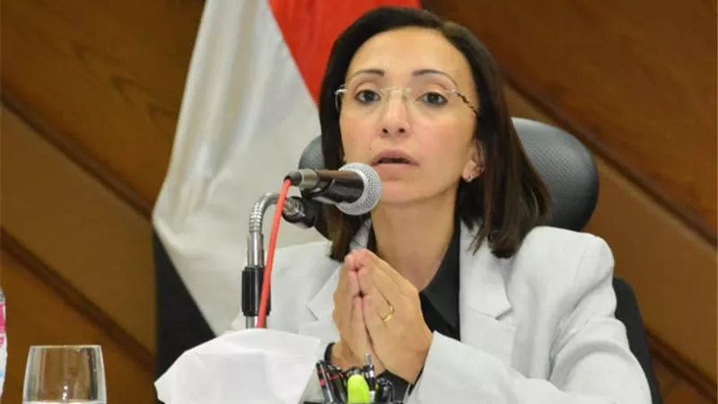 رصف 14 طريقًا في البحيرة