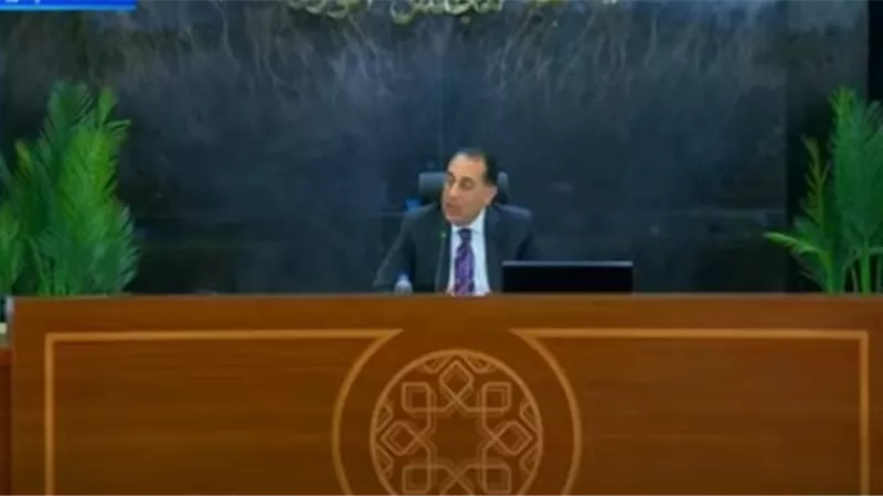 رئيس الوزراء: التشغيل التجريبي لهضبة الأهرامات يستمر حتى شهر مايو