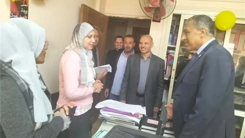سكرتير عام محافظة مطروح يتفقد المركز التكنولوجي