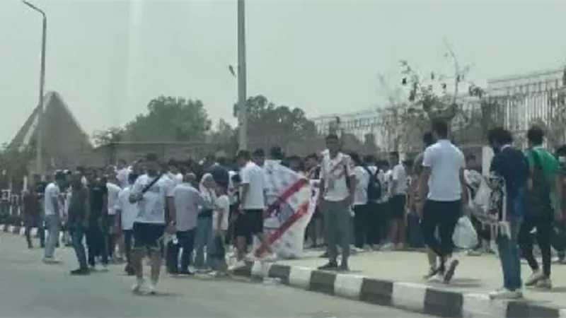 جماهير الزمالك تتوافد علي ستاد القاهرة لمؤزارة الفريق أمام ستيلينبوش