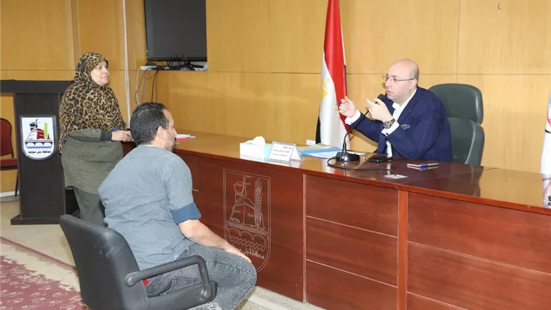محافظ بنى سويف التعامل مع أعمدة الإنارة للمختصيين بالشبكات فقط