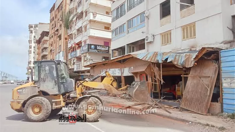 حملات مكبرة لرفع الإشغالات بمدينتى دمياط وفارسكور