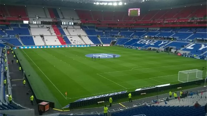 ملعب بارك أولمبيك ليونيي يحتضن لقاء مانشستر يونايتد وليون