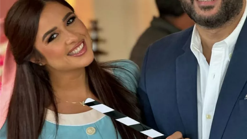 ياسمين عبدالعزيز تواصل تصوير 