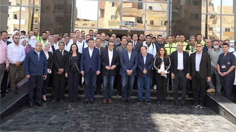 رئيس الوزراء يتفقد مستشفى منفلوط المركزي بعد تطويره