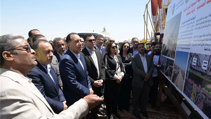 مدبولى يفتتح مشروع كوبري 