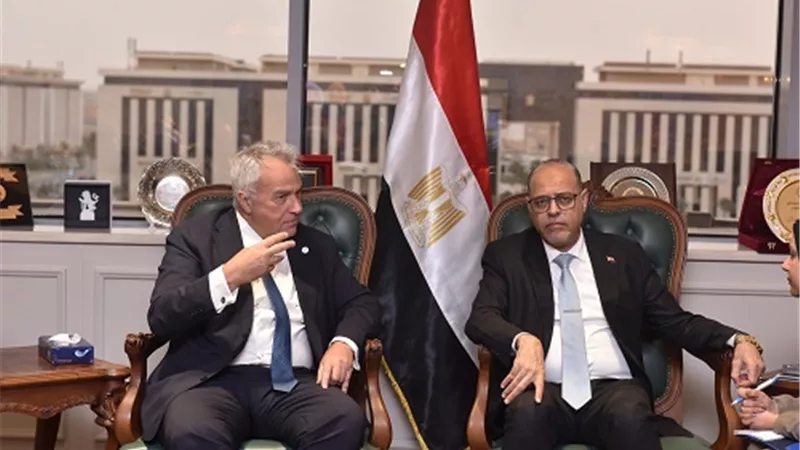 وزير العمل يبحث سبل التعاون والمهن المطلوبة للسوق اليوناني