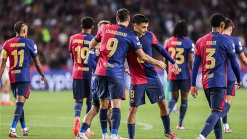 ليفاندوفسكى يقود هجوم برشلونة أمام دورتموند بدورى الأبطال