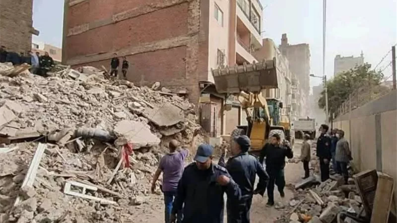 النيابة العامة تباشر التحقيقات في واقعة انهيار عقار ب أسيوط