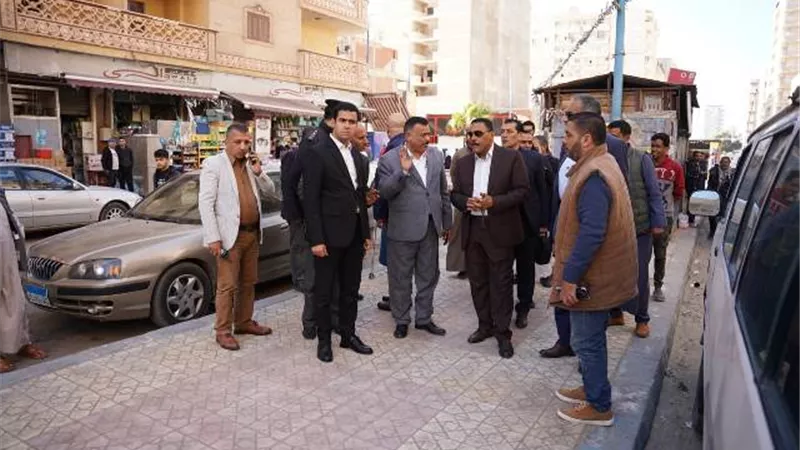 محافظ مطروح يتايع مواقف سيارات الأجرة