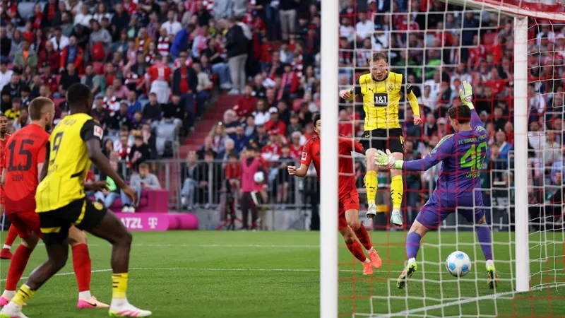 بايرن ميونخ يكتفي بالتعادل مع بوروسيا دورتموند في الدوري الألماني