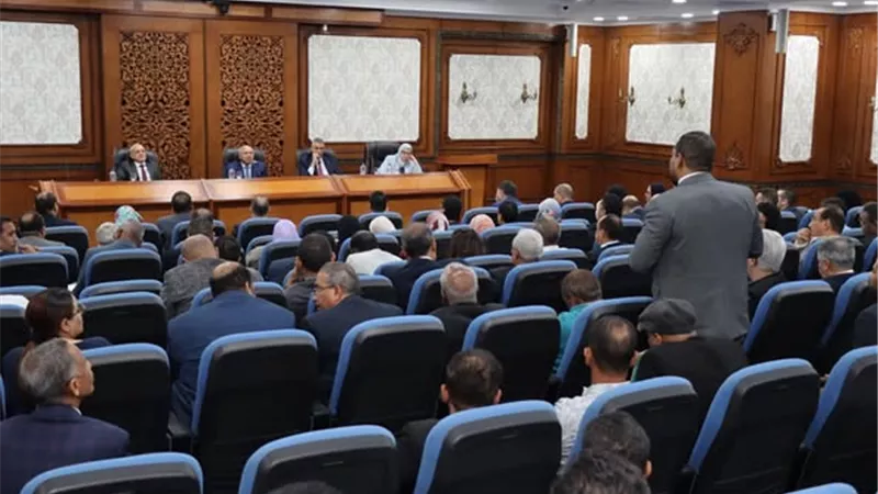 الوزير يبحث مع مستثمري الأقصر وأسوان تحديات المناطق الصناعية