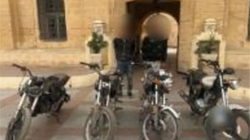 ضبط حرامية الهواتف والدراجات الناريه بالقاهرة