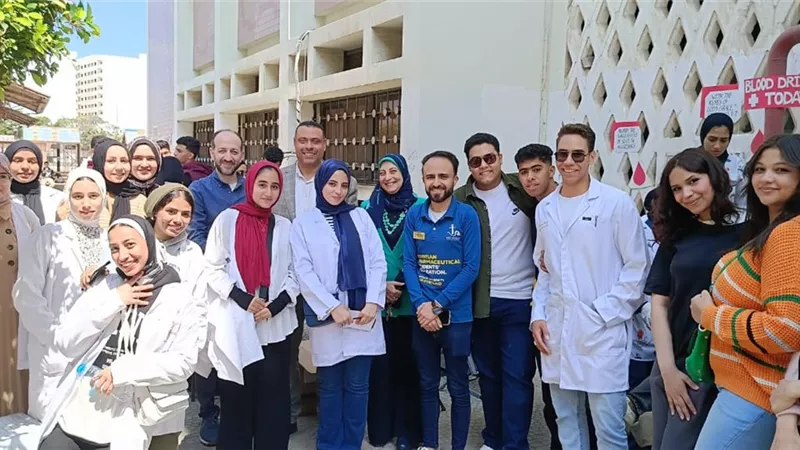 الاتحاد المصري لطلبة الصيدلة بجامعة بورسعيد ينظم حملة تبرع بالدم