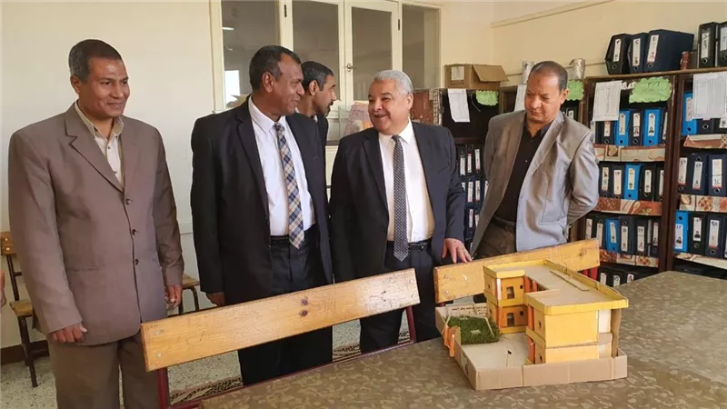 وكيل تعليم الأقصر يتفقد عدداً من المدارس ويشيد بانضباط العمل