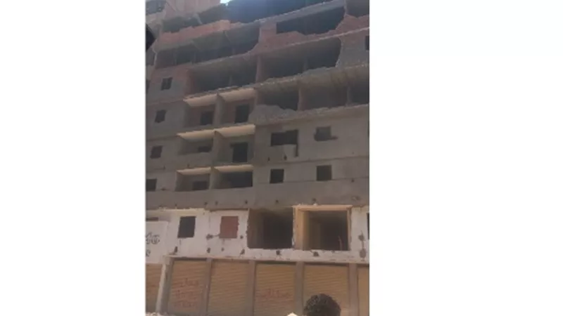 وزيرة التنمية المحلية تقود حملة لإزالة عقار مخالف بعين شمس