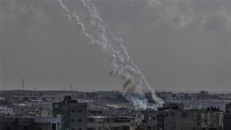الفصائل الفلسطينية تطلق رشقة صاروخية على أهداف إسرائيلية في غلاف غزة