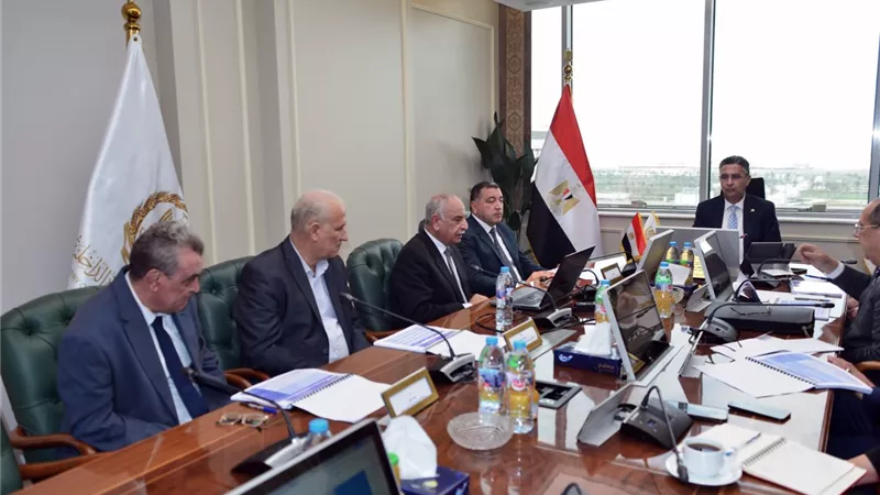 وزير التموين يوجه برفع كفاءة منتجات الإسكندرية للزيوت والصابون
