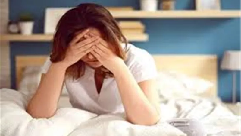 وضعية نومك قد تكشف الكثير عن صحتك.. طبيبة توضح
