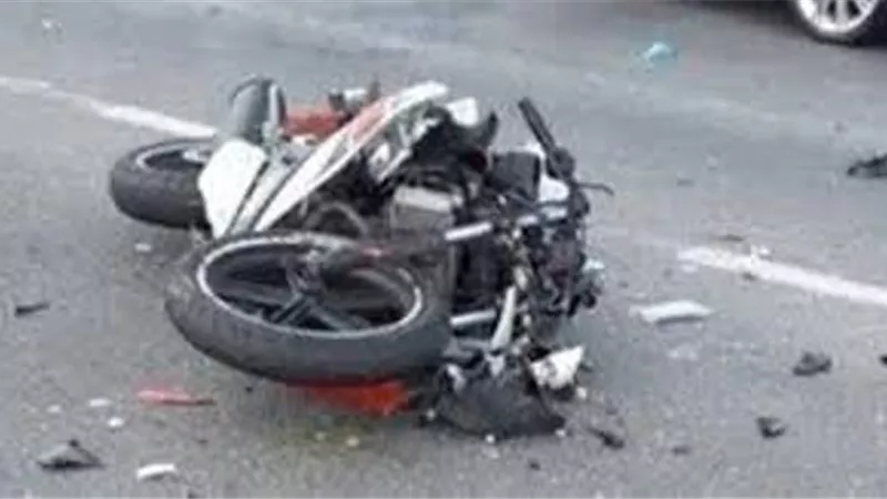 إصابة 2 إثر انقلاب دراجة نارية في مدينة 6 أكتوبر